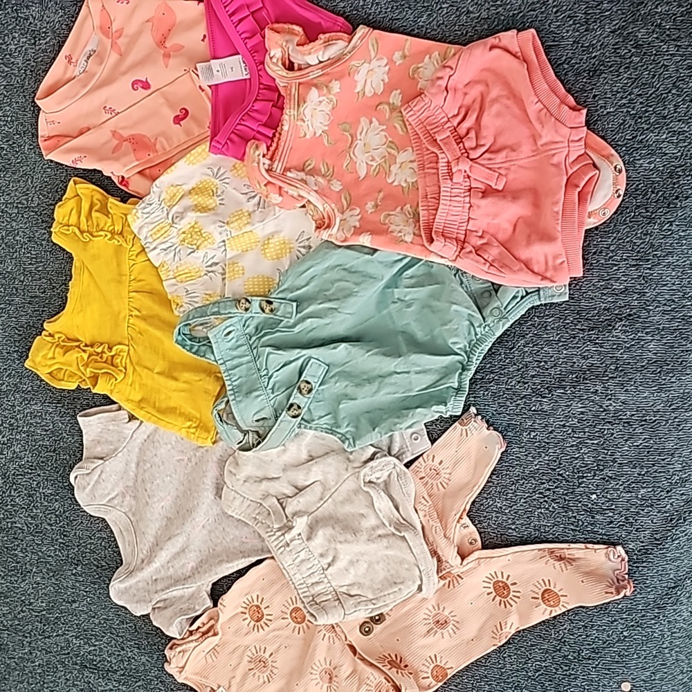 Baby clothes 0 to 3 months - Picture 1 of 8